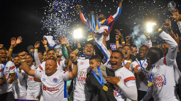 Olimpia se quedó con el tricampeonato en Honduras, haciéndolo de forma invicta (