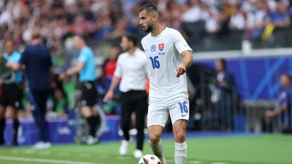 El eslovaco Hancko deja el Feyenoord y le abre un hueco a Mitchell. (Getty Images)