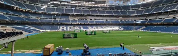 El Santiago Bernabéu tiene esta misma tecnología.