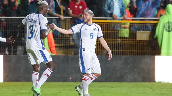 José Córdoba y Christian Martínez de Panama - John Duran/Getty Images