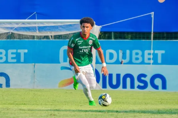 Javier Arriaga renovó por dos años con Marathón. (