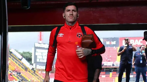 alajuelense-anderson canhoto en el morera soto