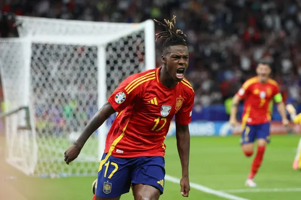 Nico Williams esperará su momento desde el banco de suplentes (Getty Images).
