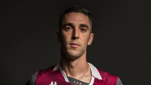 Sabin Merino no la pasó bien en Tibás (Saprissa).