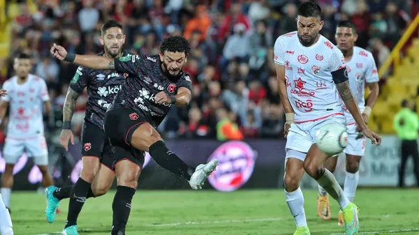 La útima vez que se vieron las caras, Alajuelense derrotó 4-0 a Santos con los goles de Joel Campbell, por partida doble, Carlos Mora y Michael Barrantes. (