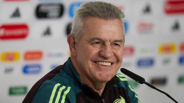 El "Vasco" Aguirre lleva cinco partidos al frente de México, con tres victorias, un empate y una derrota. (
