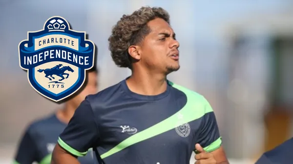 Charlotte Independence avanza por Isaac Esquivel. (