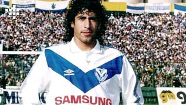 Marcelo Gómez con la camiseta de Vélez. También jugó en River.