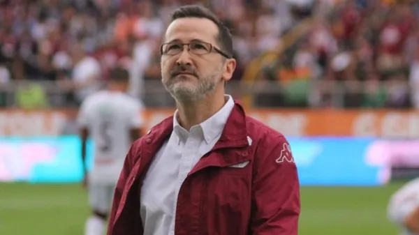 Juan Carlos Rojas no seguirá en Saprissa. (