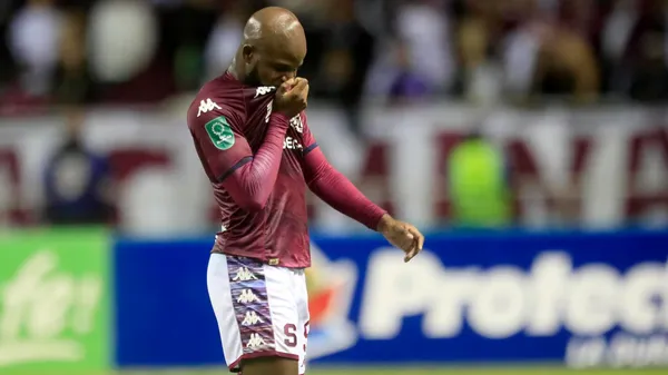 Javon East, criticado por sus múltiples fallos de cara al arco, fue el máximo artillero del Apertura 2024 junto a Marcel Hernández con diez goles. (