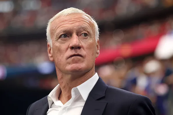 Didier Deschamps no quedó conforme con el arbitraje de Iván Barton (Getty Images).