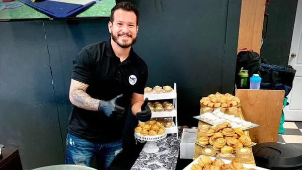 "El Tanque" Catro desarrollí una carrera en paralelo al fútbol. Tiene su compañía alimentaria, MAT Services; dos sucursales en Heredia de su joyería, Belum 925, y una línea de distribución avícola. (