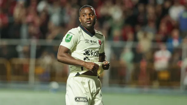 Joel Campbell tenía un salario muy elevado en Alajuelense. (