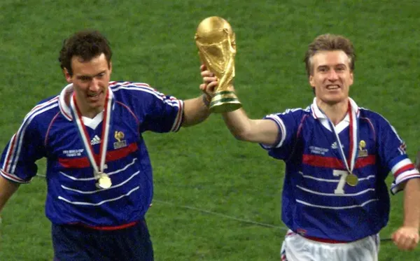 Como jugador fue campeón en Francia 1998. (Getty Images)