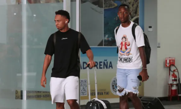 Brayan y Mayer Gil fueron maltratados por la Federación de El Salvador. (