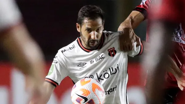 Celso Borges tiene molestias físicas.