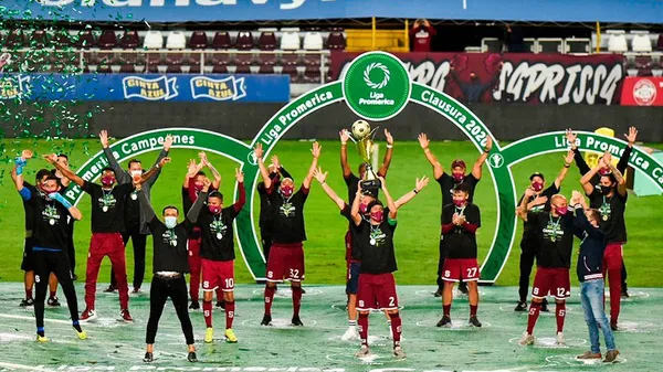 Saprissa festeja la 35 en la Pandemia.