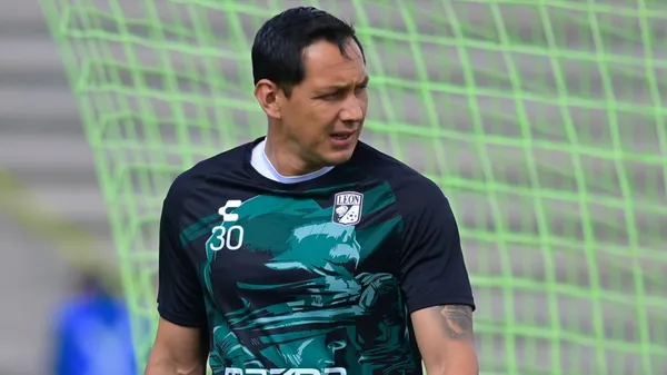 Si Rodolfo Cota sigue en León, se cae completamente lo de Keylor Navas. (