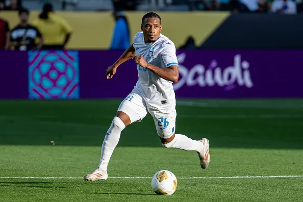 Luis Santamaría puede jugar ante Haití. (