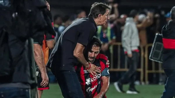 Celso Borges y Guimaraes fueron campeones en Alajuelense. (LDA)