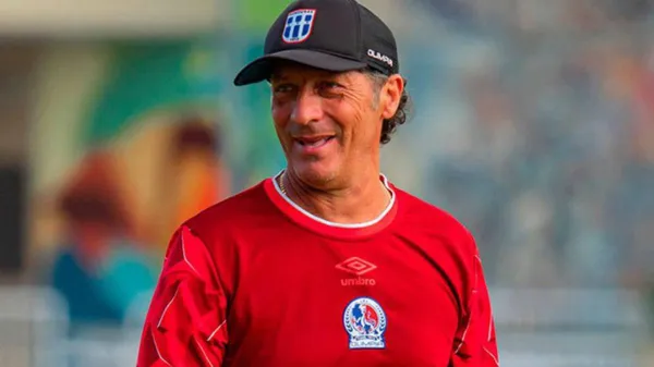 Pedro Troglio, entrenador de Olimpia - Diez