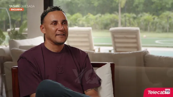 Keylor Navas durante la entrevista con Yashin Quesada. (