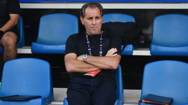 Daniel Messina, DT de Águila. 