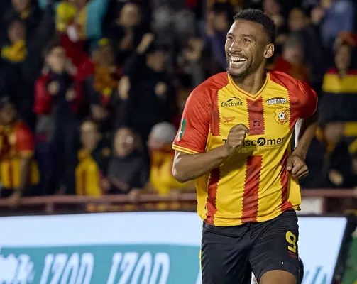 Marcel Hernández, celebrando una nueva anotación con Herediano. (