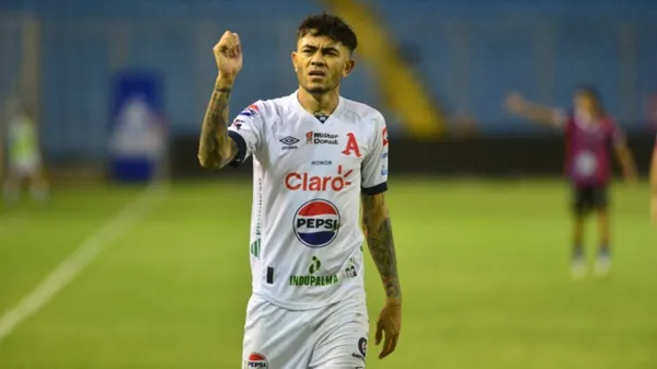 Además de haber ganado 8 títulos nacionales desde que llegó en 2017, Mancía acumula 258 partidos y 15 goles en Alianza. (