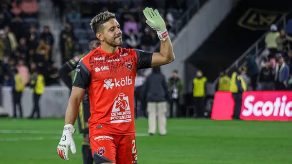 Leonel Moreira está siendo duramente criticado por su nivel.