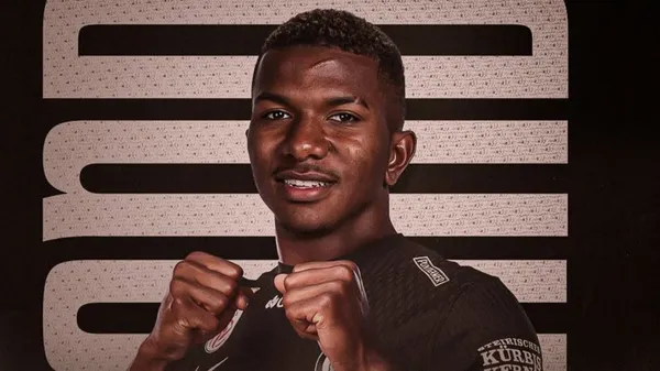 Jeyland Mitchell seguirá su carrera en Austria.