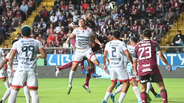 El 19 de septiembre, Saprissa le ganó 3-2 a San Carlos en la Cueva. (