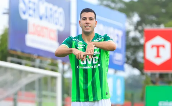 Nicolás Messiniti le dio el triunfo a Marathón ante Choloma para ser primer lugar del torneo.