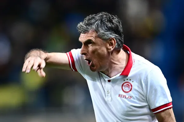  José Luis Mendilibar - Olympiacos. 