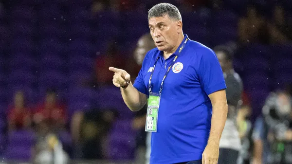 Luis Fernando Suárez no se fue bien de Costa Rica. (