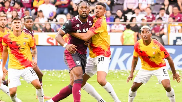 ¿Hubo penal o los agarrones fueron mutuos? (Saprissa)