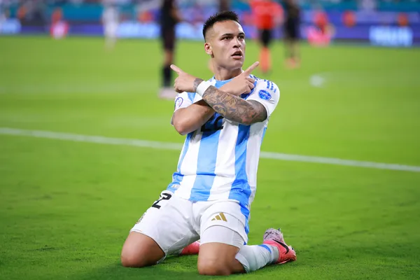 Lautaro Martínez tiene su oportunidad en el XI titular de la Albiceleste (Getty Images).