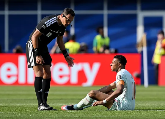 Mbappé no pudo terminar el partido (Getty Images).