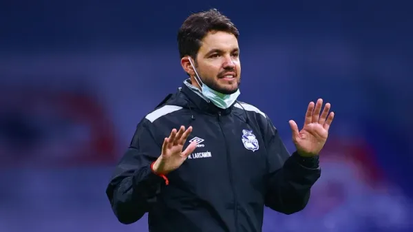  Nicolás Larcamón