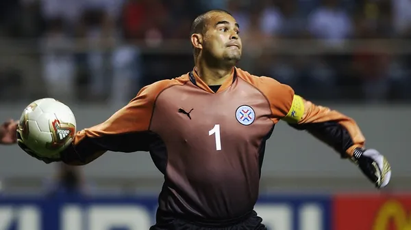 Chilavert en acción durante el Mundial 2002. (