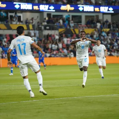 Honduras venció a El Salvador y es favorito para avanzar.