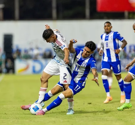 La tricolor no le pesó a Aarón Murillo (FCRF).