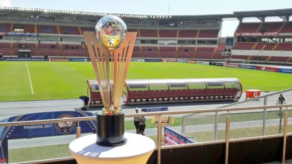 El trofeo de la Copa Centroamericana 2023