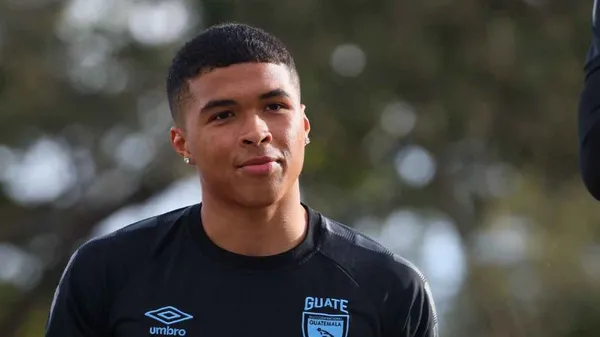 Damián Rivera entrenando con Guatemala. (