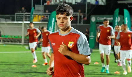 Gabriel Sibaja está cada ve más asentado en el primer equipo de Herediano (CS Herediano).