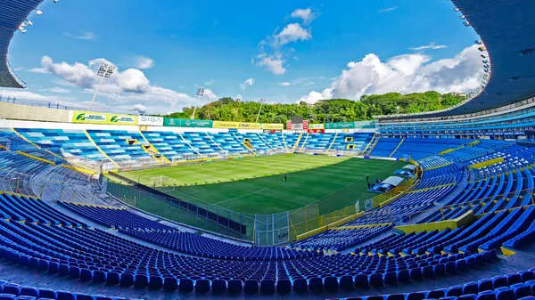 El Salvador se quedaría sin la ventaja que le da el Estadio Cuscatlán. (
