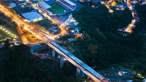 El siempre conocido como "Puente Saprissa" tendrá ahora ese nombre de manera oficial. (Facebook)