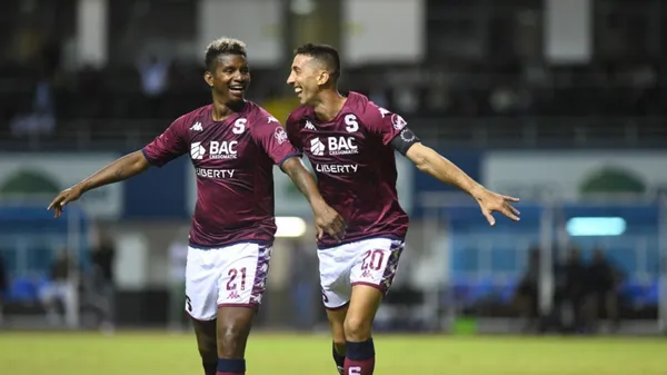 Mariano Torres y Fidel Escobar siguen sancionados. (