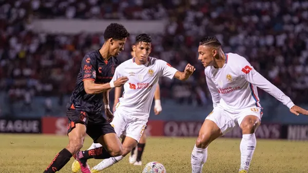 Olimpia propinó una paliza de 4 por 1 a Atlas en el juego de ida (Olimpia )