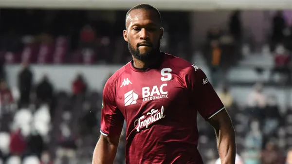 Kendall Waston pasó de ser defensa a centrodelantero (Deportivo Saprissa).